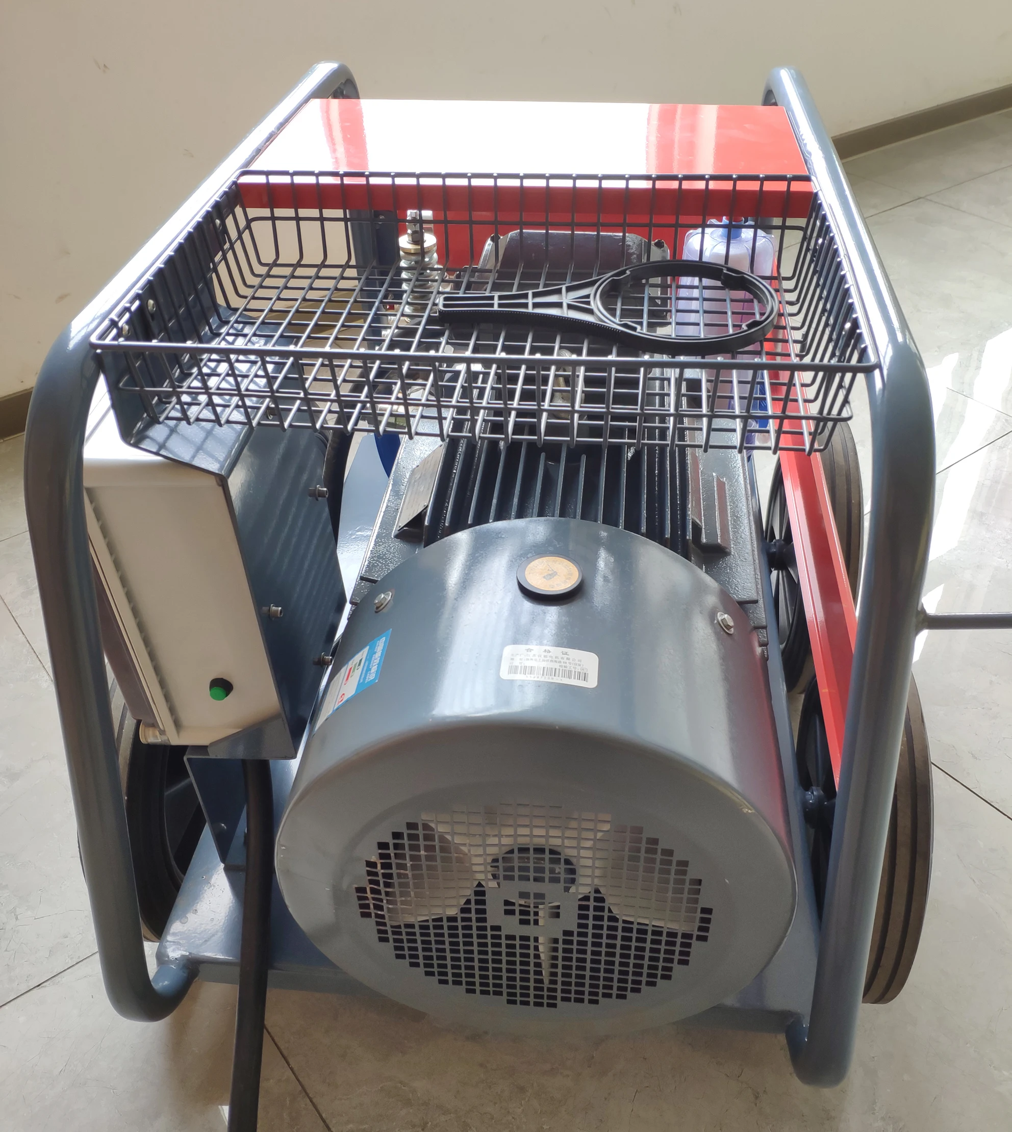 آلة غسيل قطع المحركات الصناعية - مراجعة Pressure Washer Electric وسعره